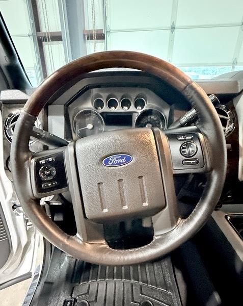 Ford F-350 SD Lariat Crew Cab 4WD 2015