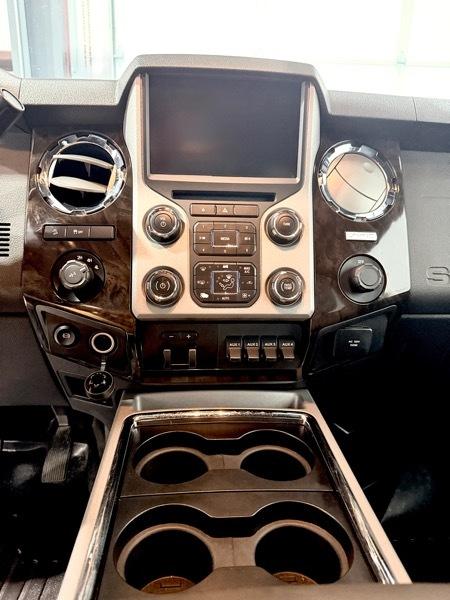 Ford F-350 SD Lariat Crew Cab 4WD 2015