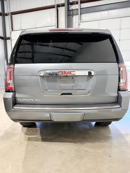 GMC Yukon XL Denali 4WD 2019