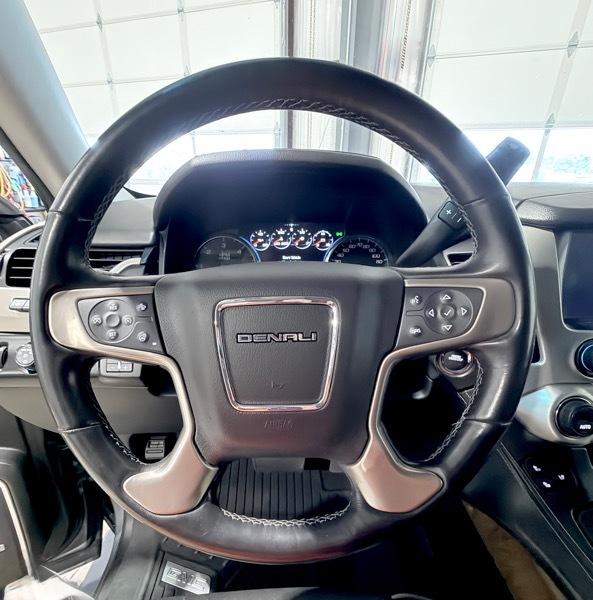 GMC Yukon XL Denali 4WD 2019