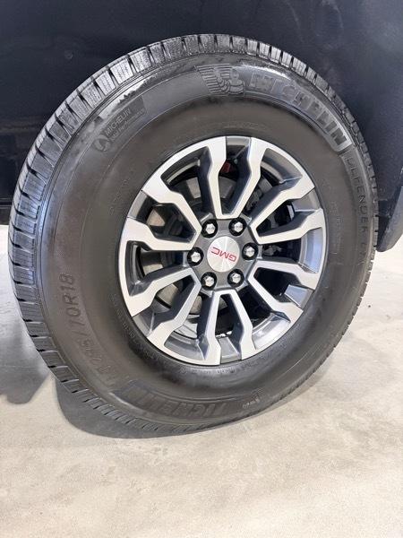 GMC Sierra 1500 AT4 Crew Cab Short Box 4WD 2021