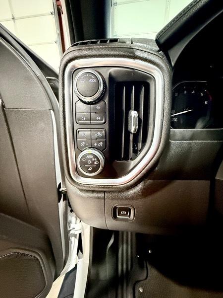 GMC Sierra 1500 AT4 Crew Cab Short Box 4WD 2021