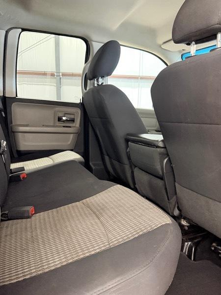 RAM 1500 SLT Quad Cab 2WD 2012