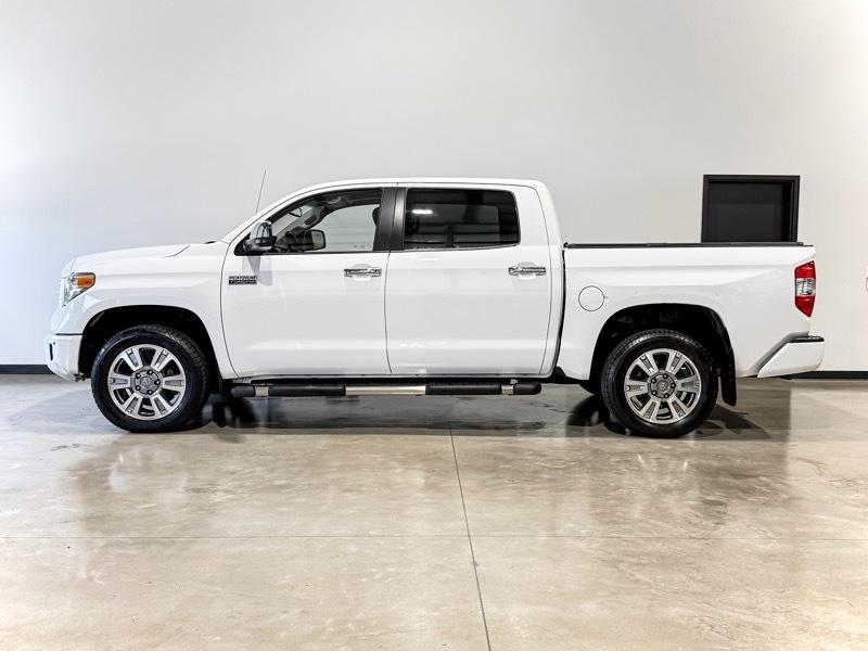 Toyota Tundra Platinum CrewMax 5.7L FFV 4WD 2017