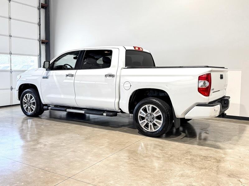 Toyota Tundra Platinum CrewMax 5.7L FFV 4WD 2017