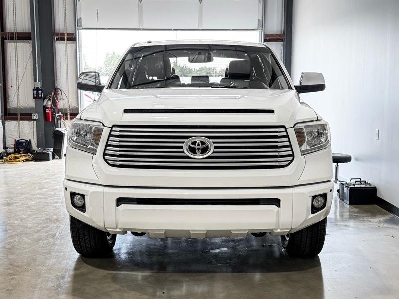 Toyota Tundra Platinum CrewMax 5.7L FFV 4WD 2017