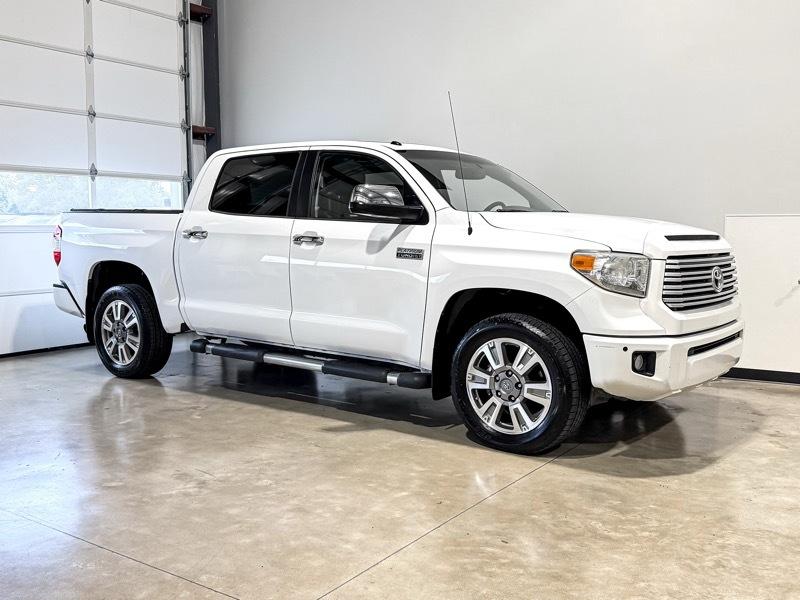 Toyota Tundra Platinum CrewMax 5.7L FFV 4WD 2017