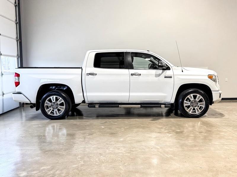 Toyota Tundra Platinum CrewMax 5.7L FFV 4WD 2017