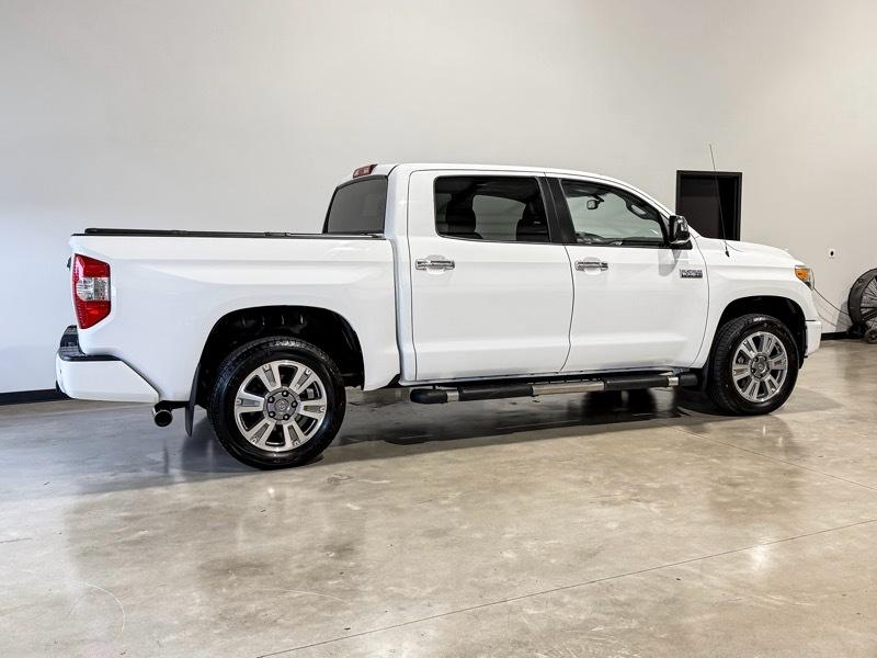 Toyota Tundra Platinum CrewMax 5.7L FFV 4WD 2017