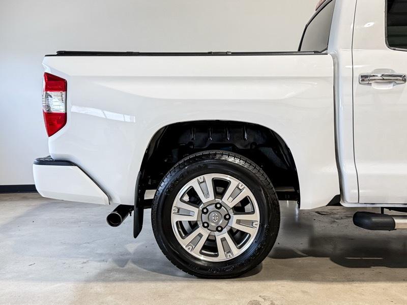 Toyota Tundra Platinum CrewMax 5.7L FFV 4WD 2017