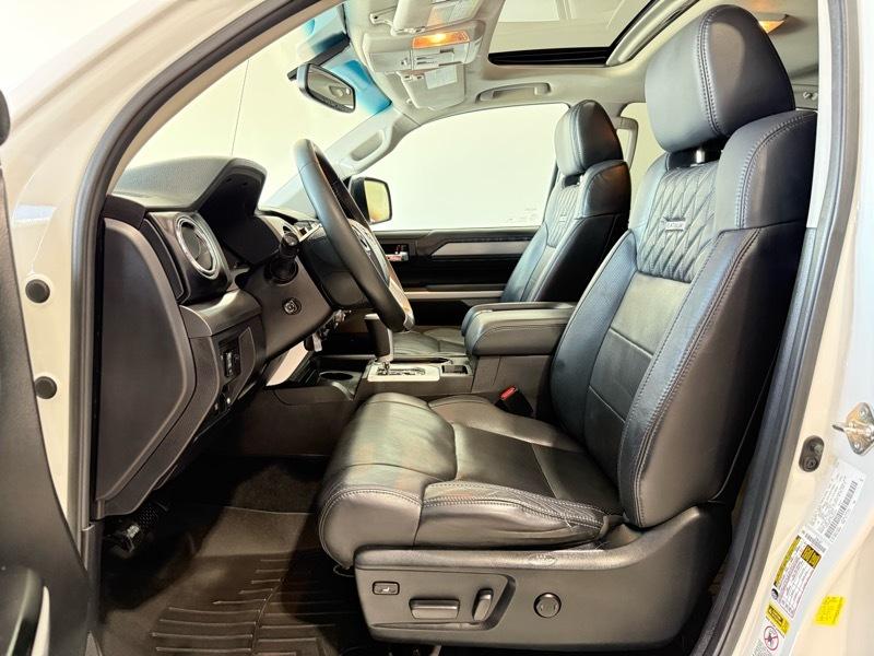 Toyota Tundra Platinum CrewMax 5.7L FFV 4WD 2017