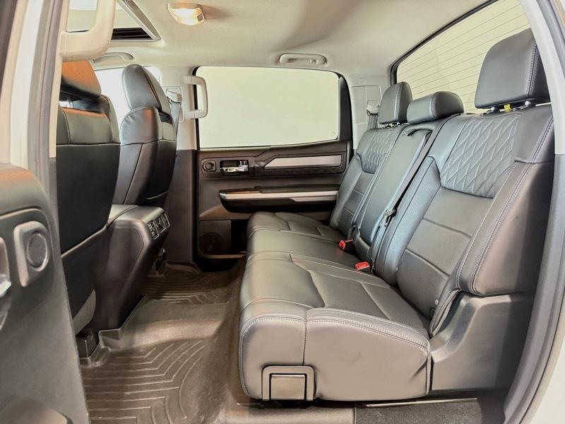 Toyota Tundra Platinum CrewMax 5.7L FFV 4WD 2017