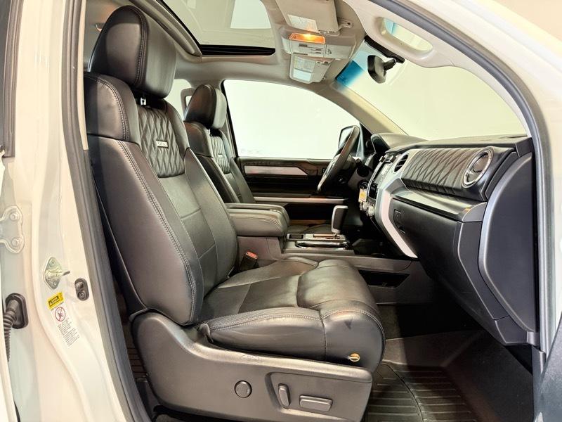Toyota Tundra Platinum CrewMax 5.7L FFV 4WD 2017
