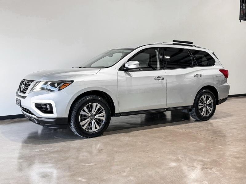 Nissan Pathfinder SV 4WD 2019