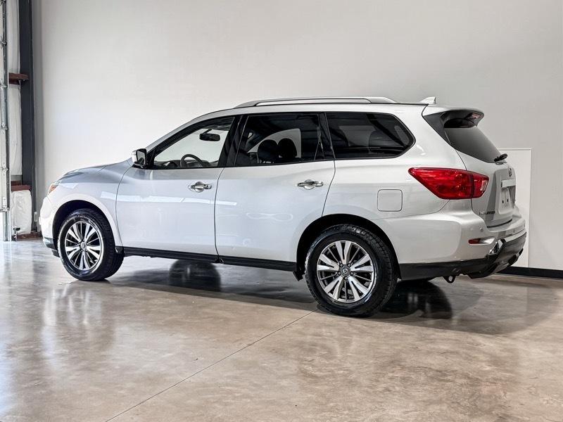 Nissan Pathfinder SV 4WD 2019