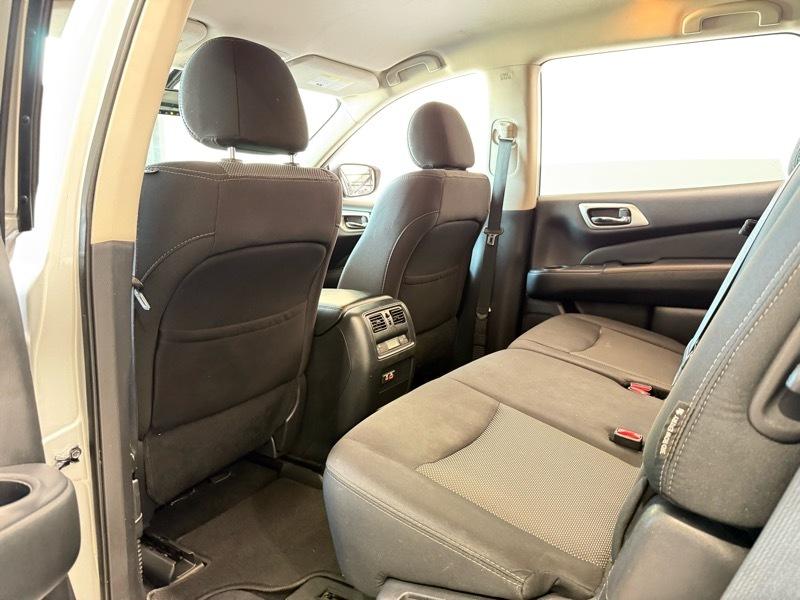 Nissan Pathfinder SV 4WD 2019