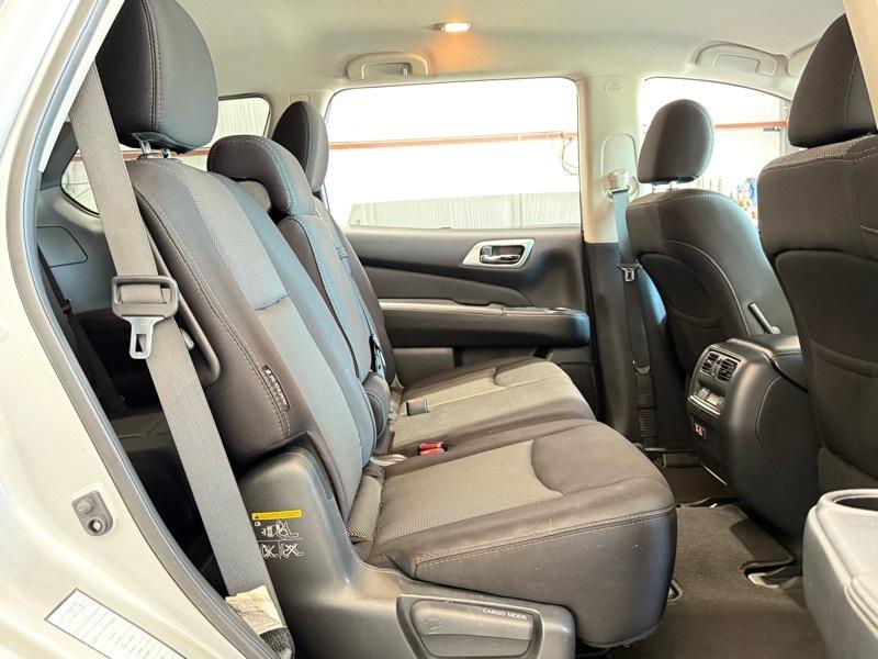 Nissan Pathfinder SV 4WD 2019