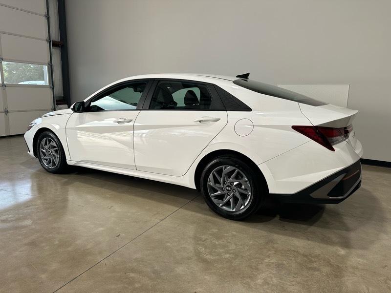 Hyundai Elantra SEL 2024