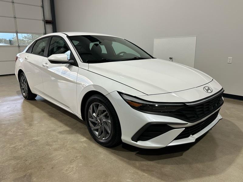 Hyundai Elantra SEL 2024