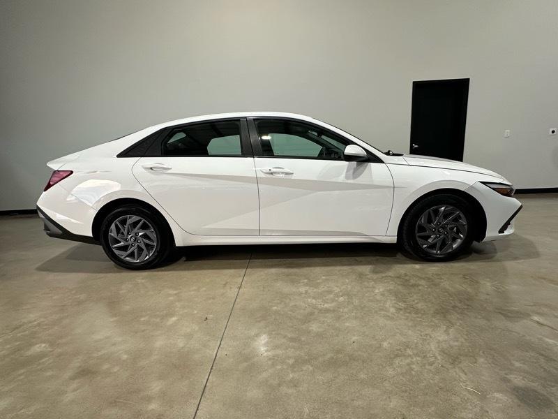 Hyundai Elantra SEL 2024