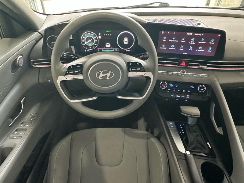 Hyundai Elantra SEL 2024