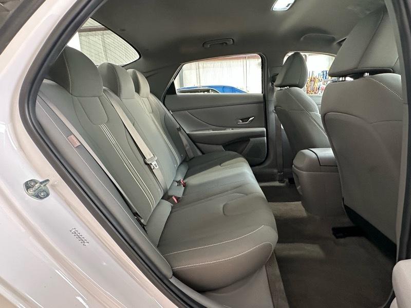 Hyundai Elantra SEL 2024