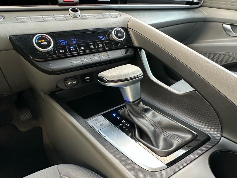 Hyundai Elantra SEL 2024