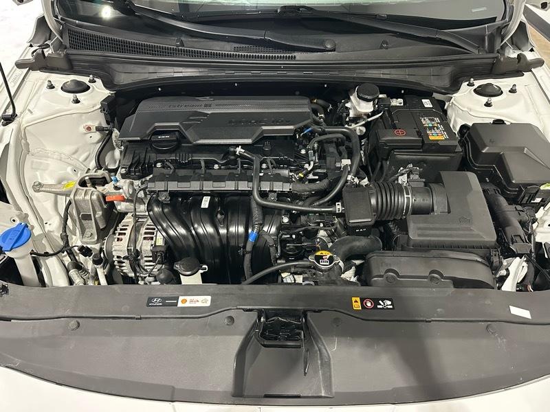 Hyundai Elantra SEL 2024