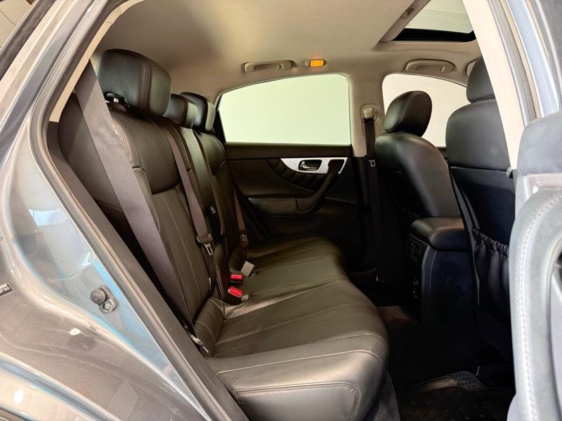 Infiniti QX70 Base 2016