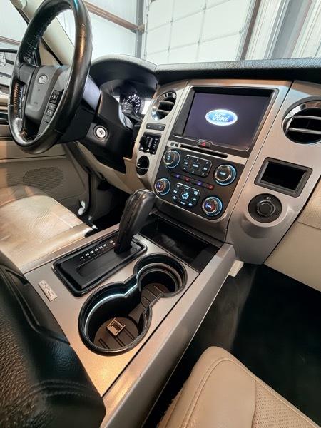 Ford Expedition EL XLT 2017