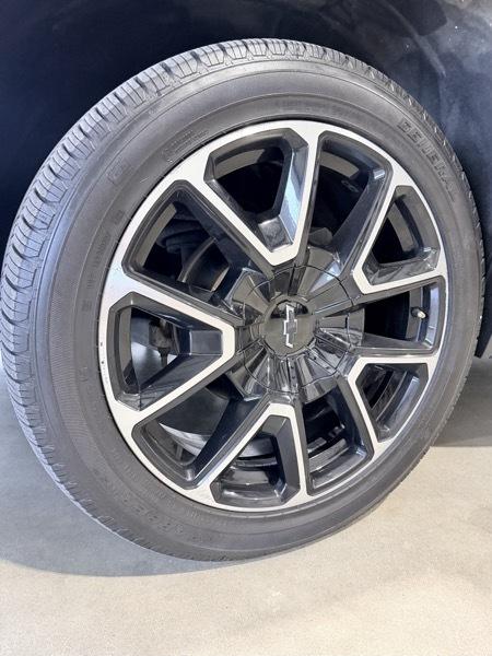 Chevrolet Suburban LT 1500 4WD 2020