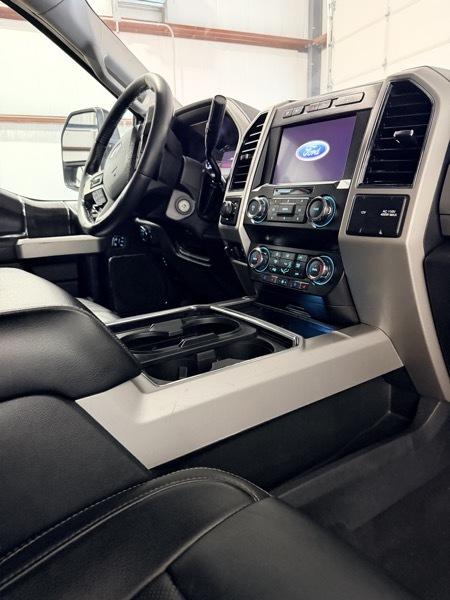 Ford F-250 SD Lariat Crew Cab 4WD 2021