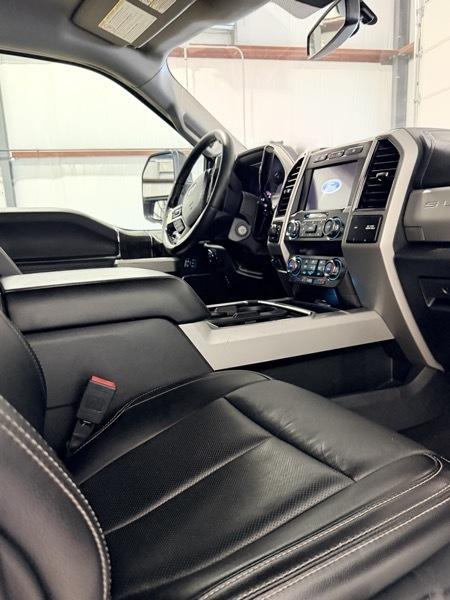 Ford F-250 SD Lariat Crew Cab 4WD 2021