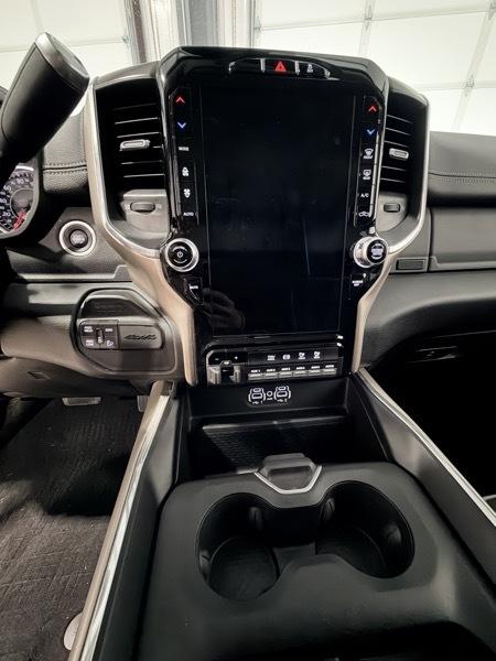 RAM 2500 Laramie Crew Cab SWB 4WD 2022