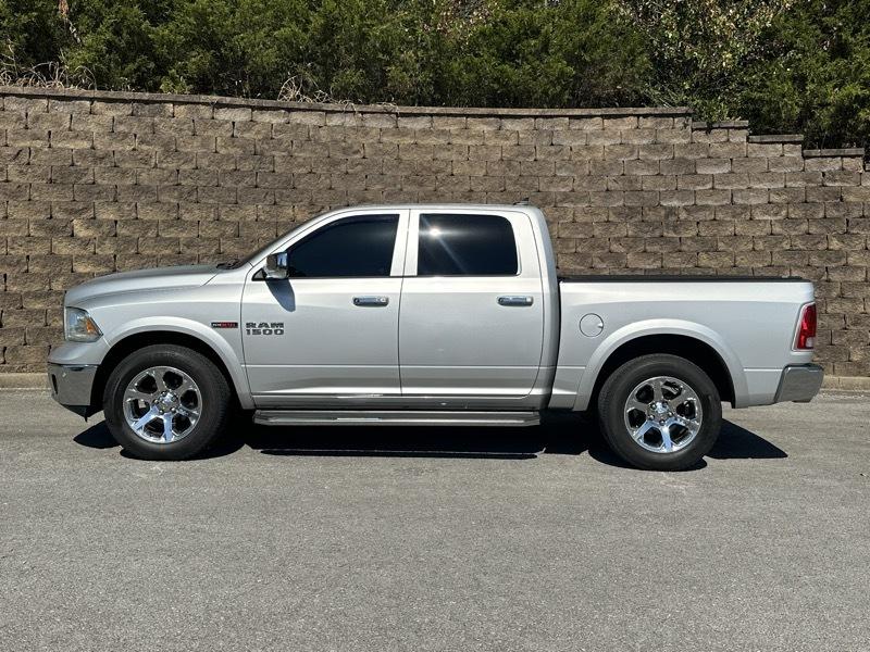 RAM 1500 Laramie Crew Cab SWB 4WD 2016