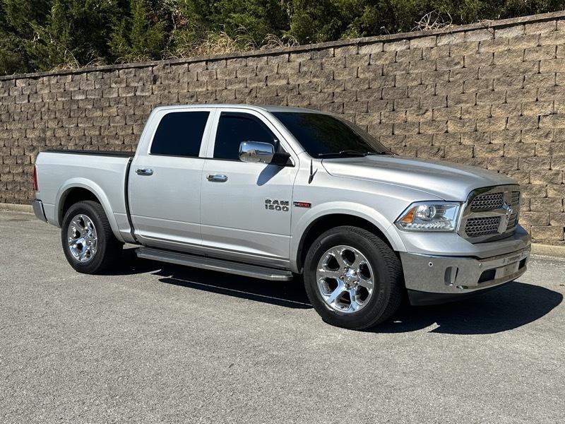 RAM 1500 Laramie Crew Cab SWB 4WD 2016