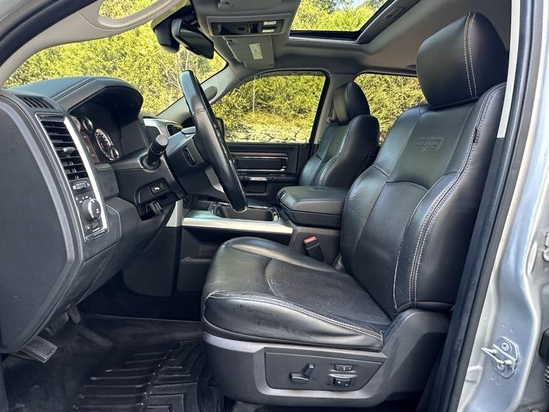 RAM 1500 Laramie Crew Cab SWB 4WD 2016