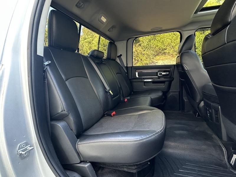 RAM 1500 Laramie Crew Cab SWB 4WD 2016