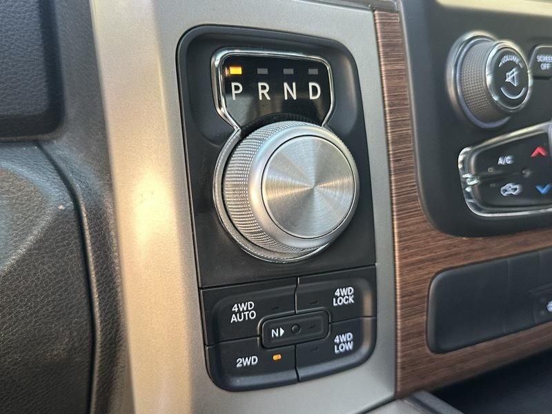 RAM 1500 Laramie Crew Cab SWB 4WD 2016