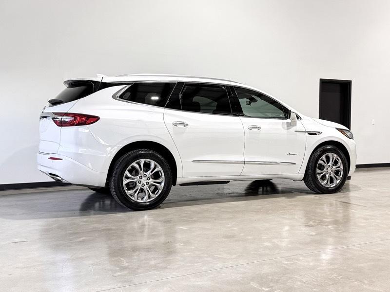 Buick Enclave Avenir AWD 2021