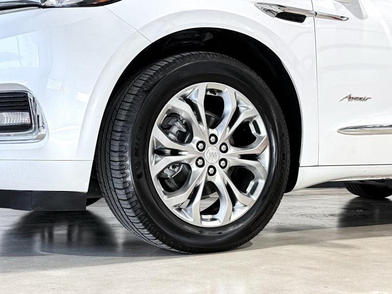 Buick Enclave Avenir AWD 2021
