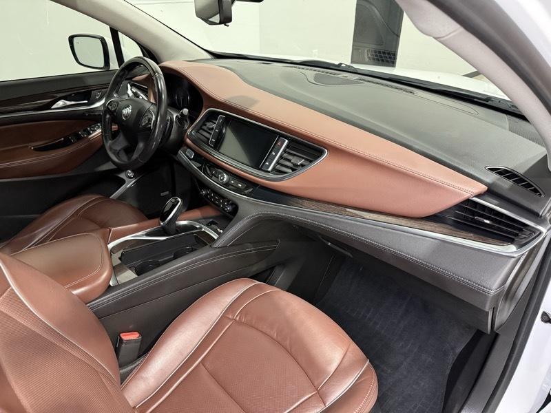 Buick Enclave Avenir AWD 2021