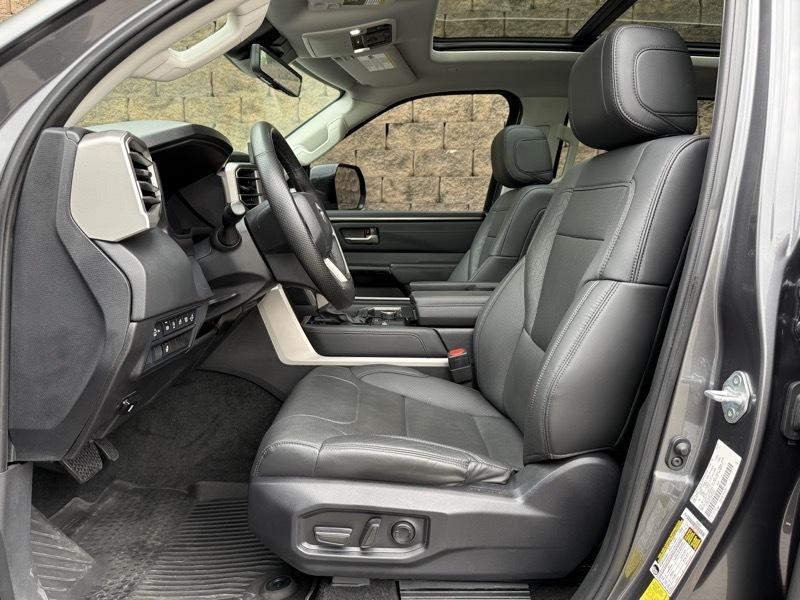 Toyota Tundra Limited CrewMax 4WD Long Bed 2024