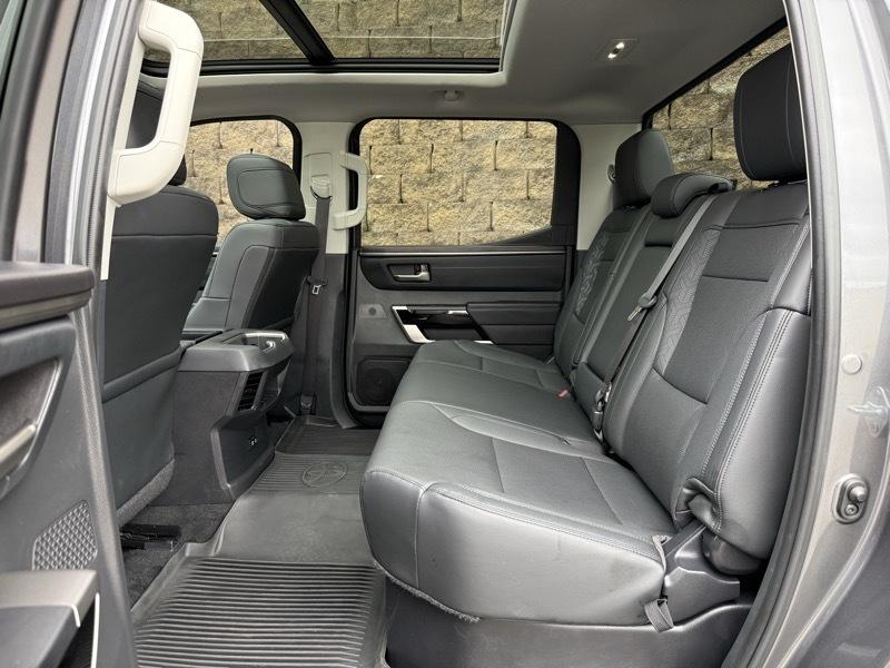 Toyota Tundra Limited CrewMax 4WD Long Bed 2024