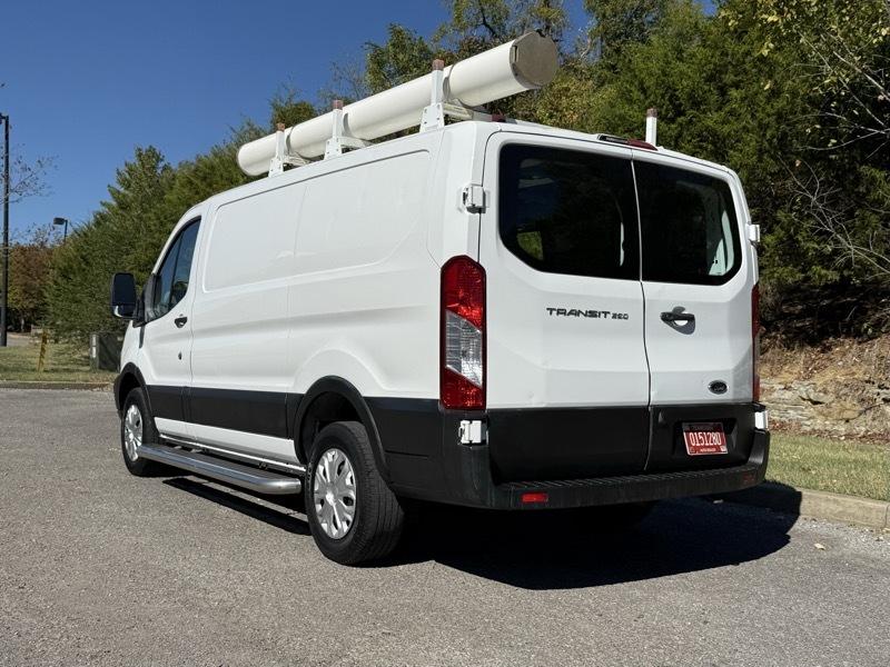 Ford Transit 250 Van Low Roof w/Sliding Pass. 130-in. WB 2019