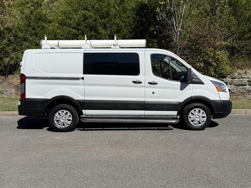 Ford Transit 250 Van Low Roof w/Sliding Pass. 130-in. WB 2019