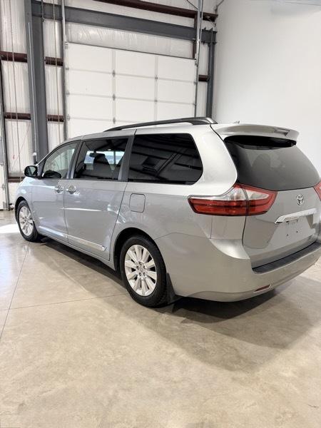 Toyota Sienna XLE FWD 8-Passenger V6 2015