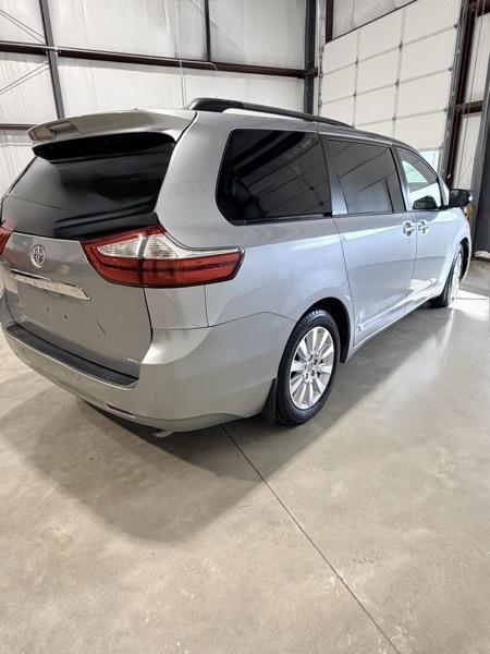 Toyota Sienna XLE FWD 8-Passenger V6 2015