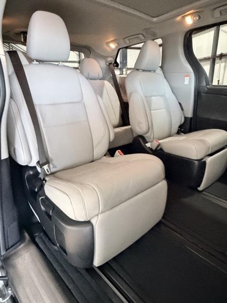 Toyota Sienna XLE FWD 8-Passenger V6 2015