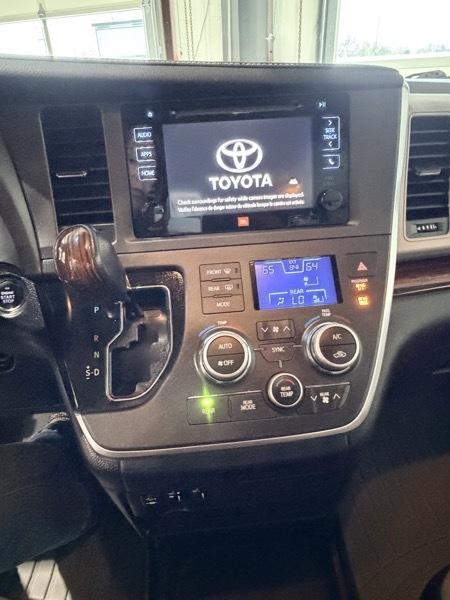 Toyota Sienna XLE FWD 8-Passenger V6 2015